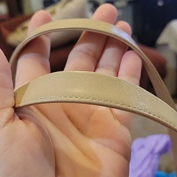 Bvlgari Gold and Cream Accent with Red Detail - Picture 14 of 16